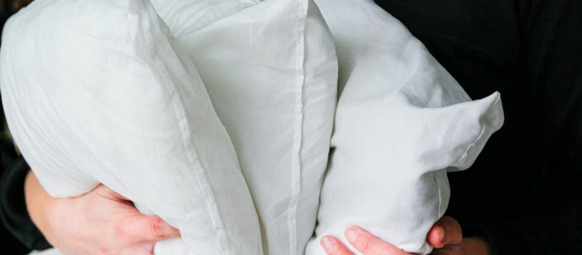 Chouchoutez vos oreillers : nos astuces pour bien les laver !